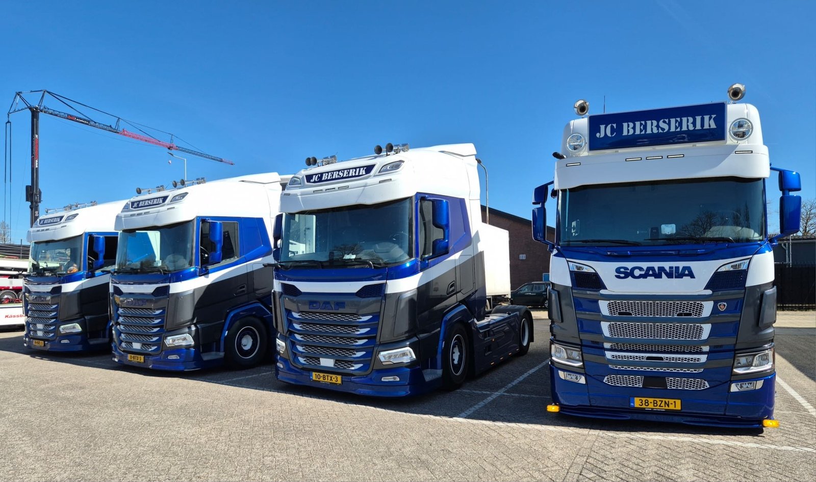 imgi_211_684815fe2e44b50f38e82e65